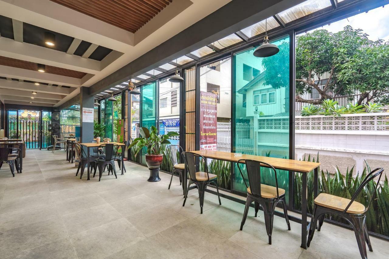 Penyos Service Apartment Bangkok Luaran gambar