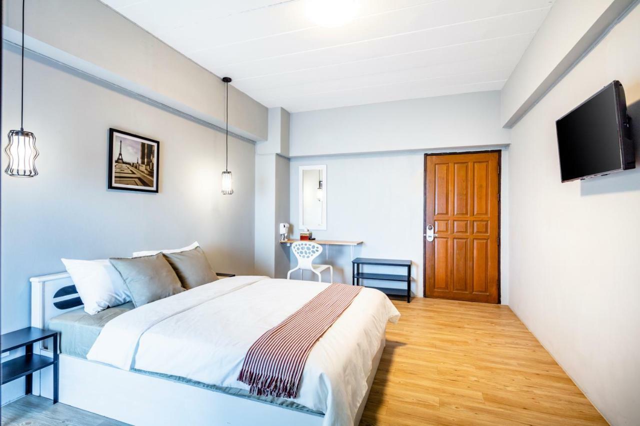 Penyos Service Apartment Bangkok Luaran gambar